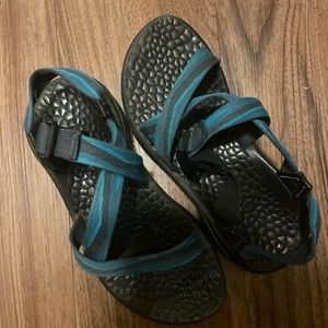 Blue women’s chacos!